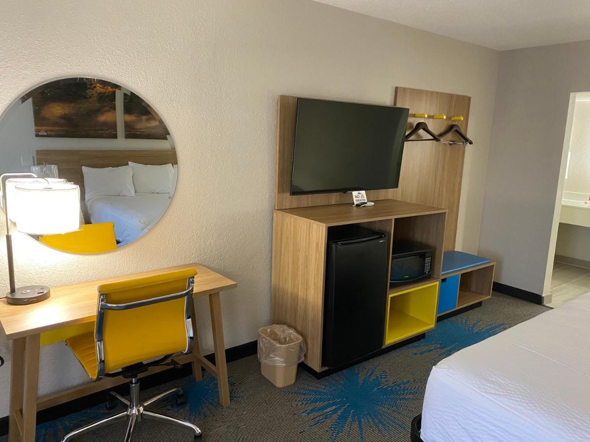 Days Inn By Wyndham Newnan Εξωτερικό φωτογραφία
