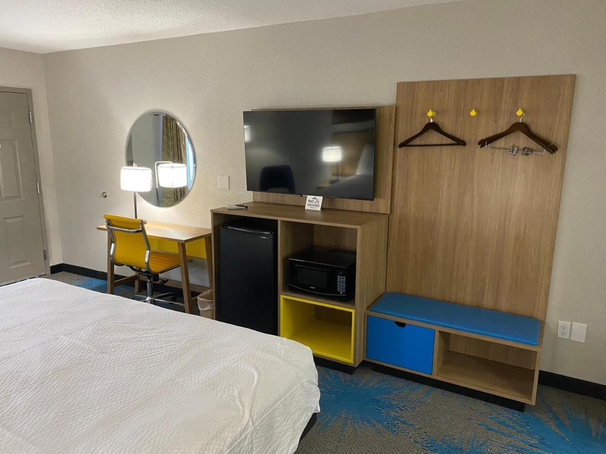 Days Inn By Wyndham Newnan Εξωτερικό φωτογραφία